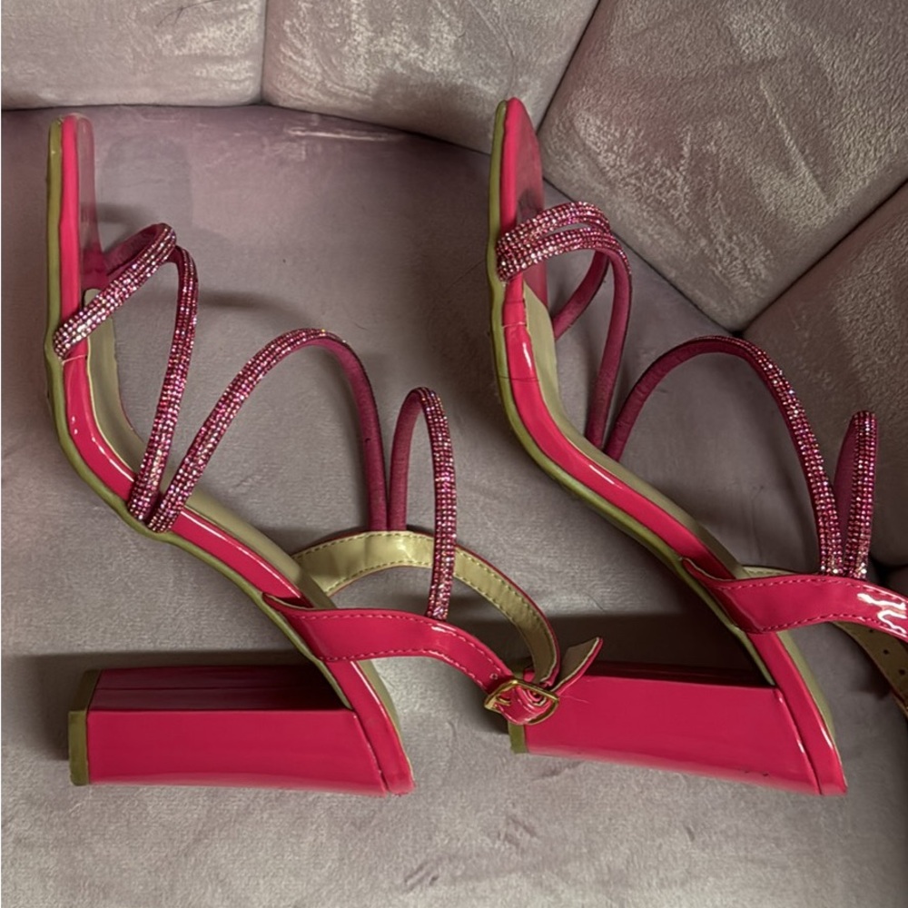 Top moda heels. size 6 1/2.